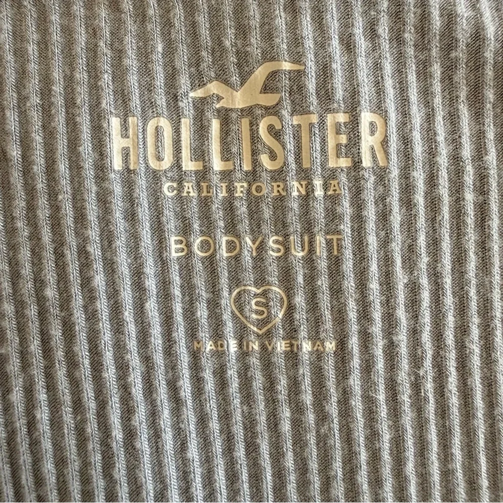 Long sleeve‎ Hollister California Ribbed Bodysuit Womens Size S Light Gray